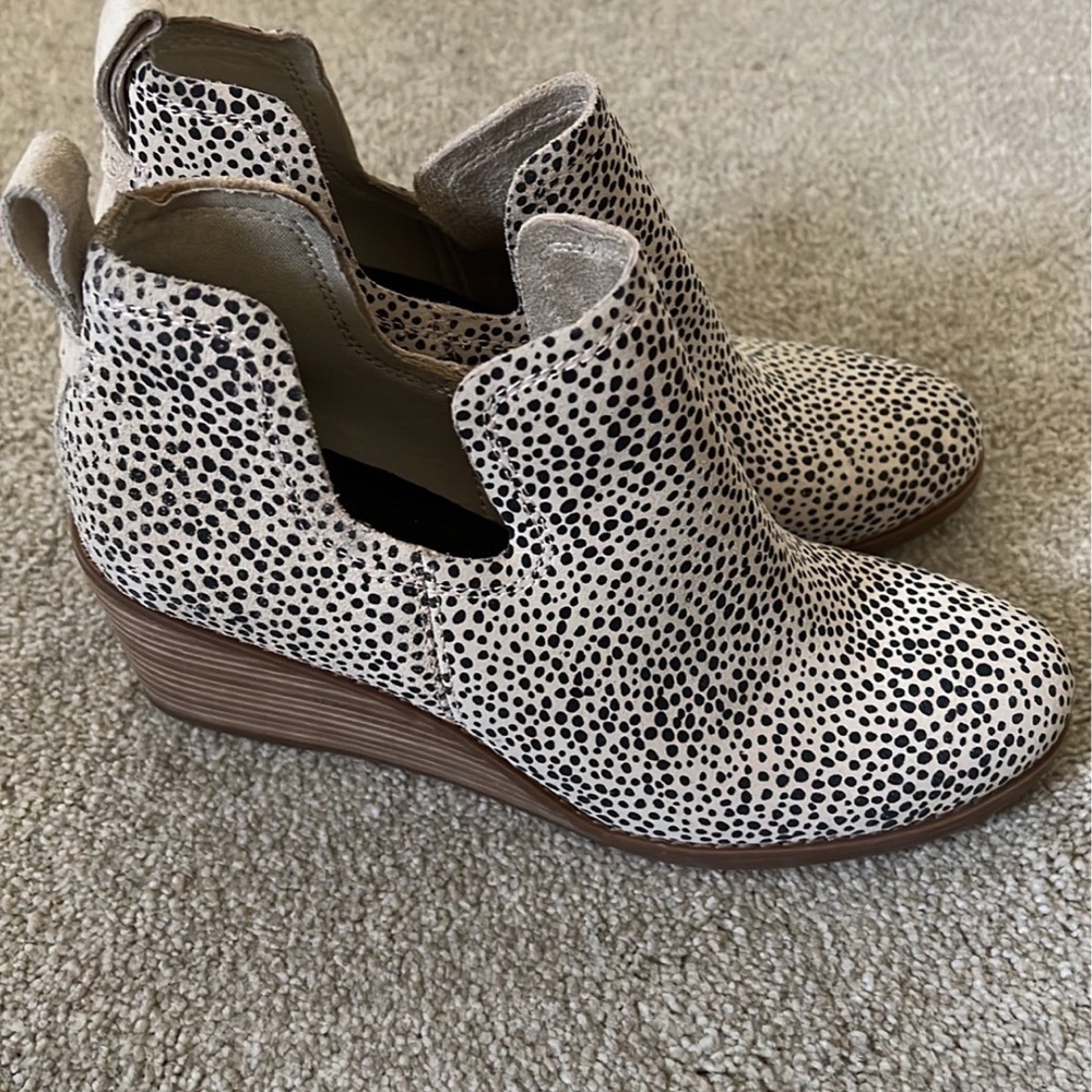 TOMS Kallie Size 6.5